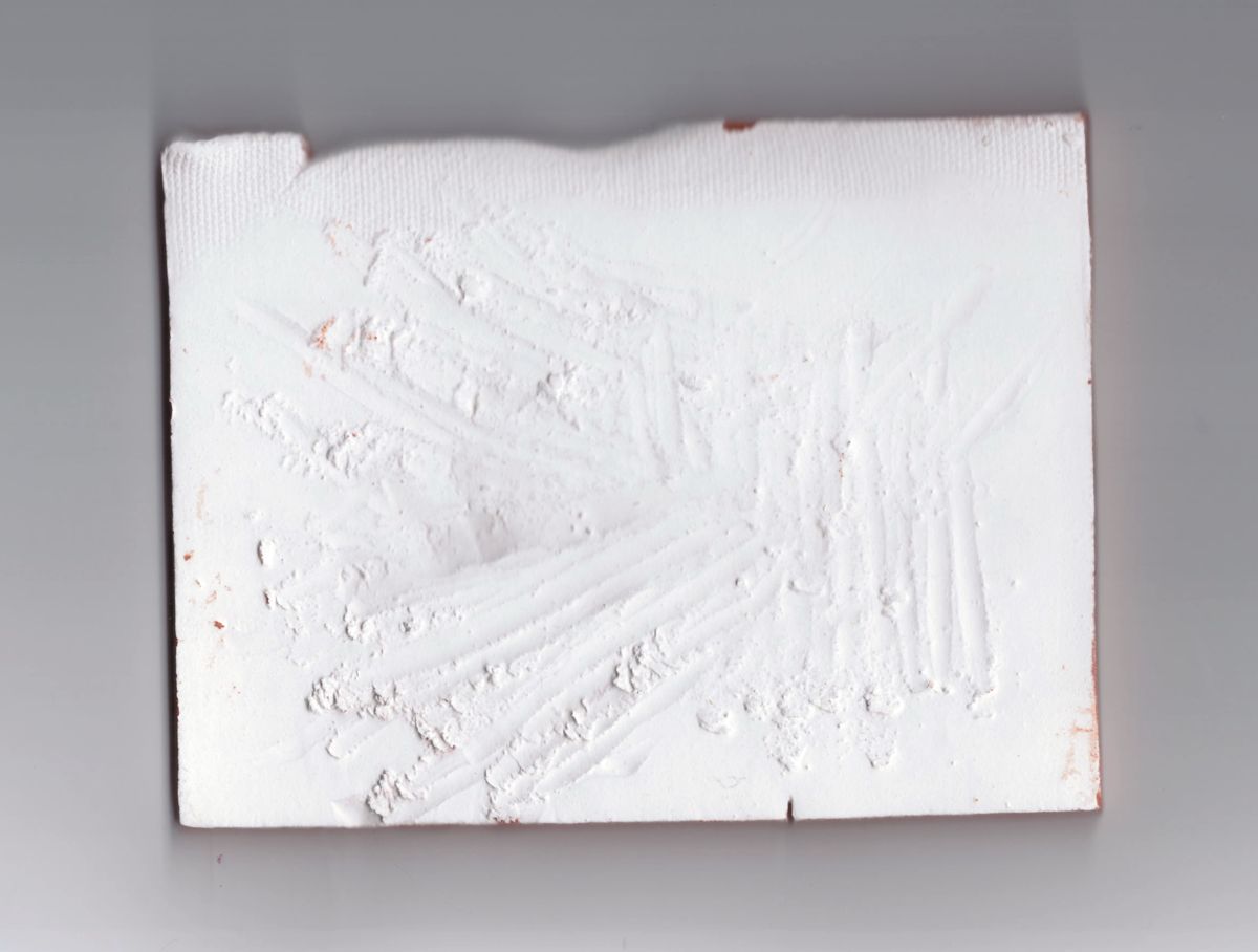 Swallow nest &mdash; ceramic with gold lustre, wall-mounted