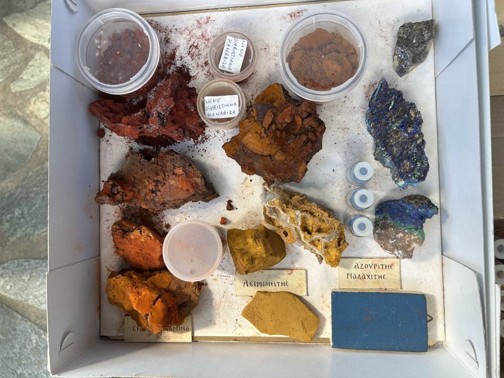 Mineral layout box