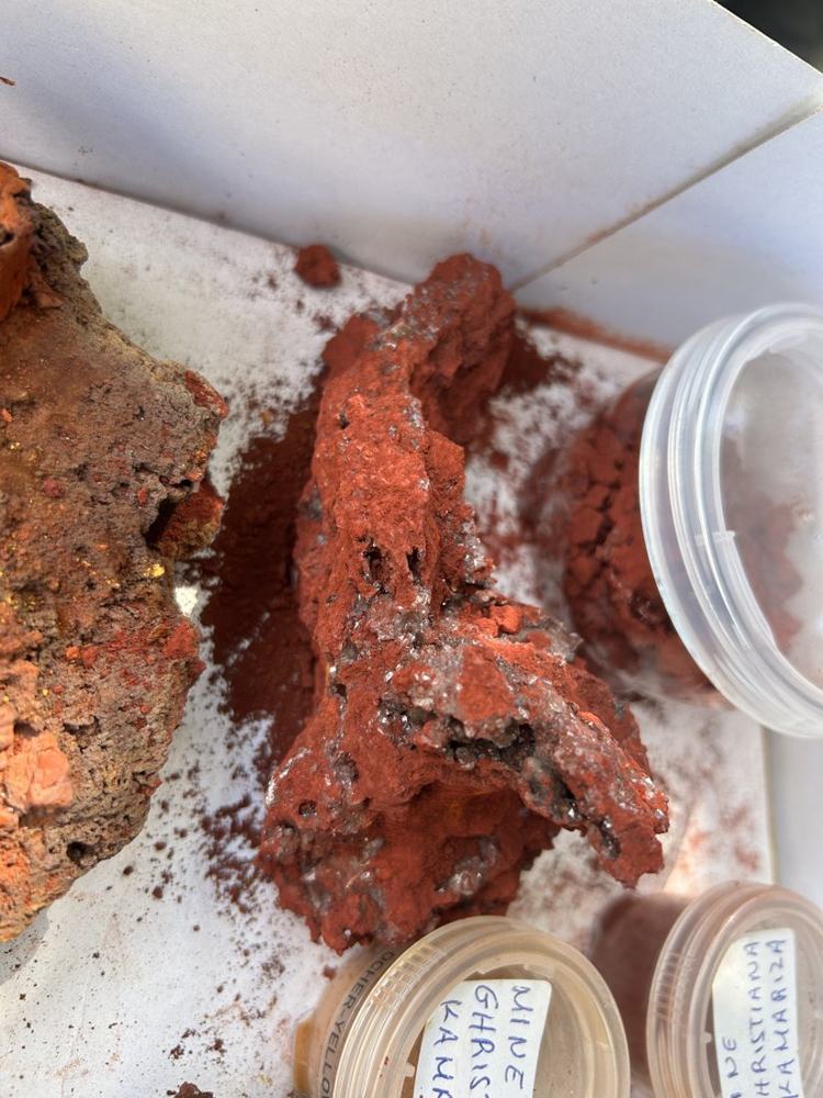 Hematite mass &mdash; Kamareza